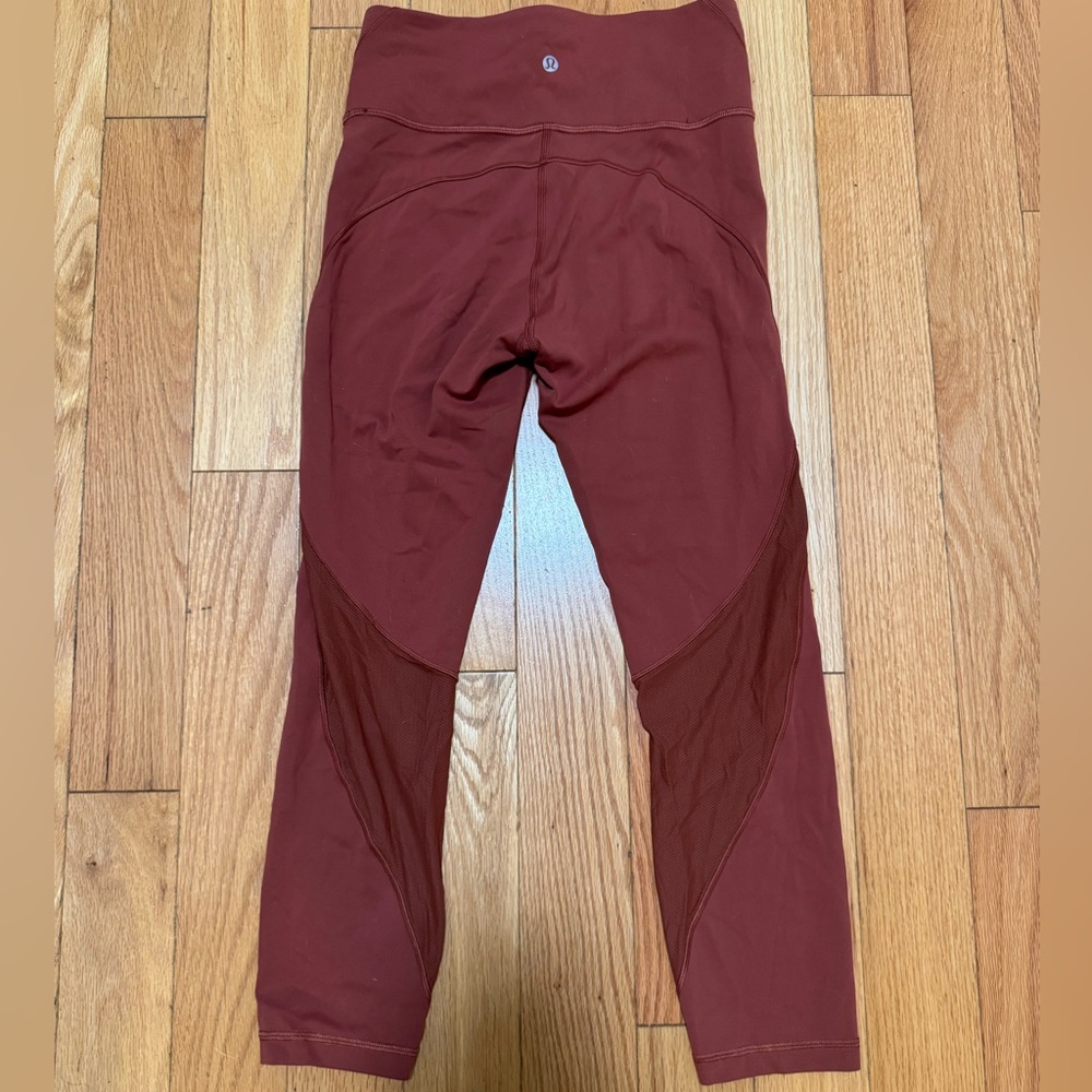Lululemon High Rise Crop Mesh panels Size 6, 23 inch, Rust?